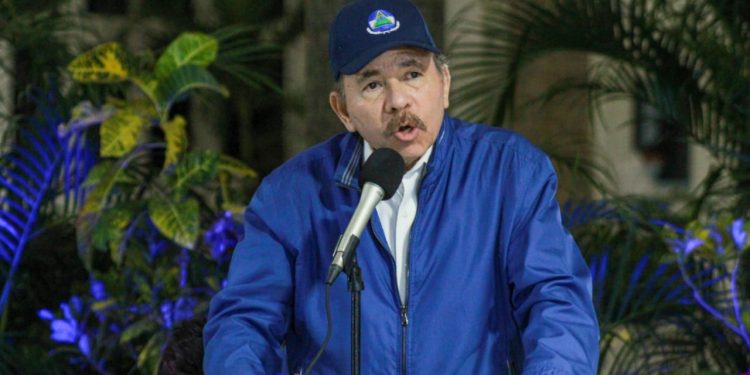 Daniel Ortega pretende «lavarse la cara» al acusar a las ONG de lavado de dinero. Foto: Redvolución/Gobierno.