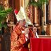 Obispo Báez: «El Señor Crucificado sigue sufriendo en los pueblos oprimidos por poderosos desquiciados». Foto: Internet.