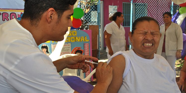 Régimen anuncia vacunación contra el COVID-19 sin precisar dosis ni tipo de vacuna. Foto: Gobierno.