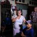 Socorro Leiva, abuela del niño migrante encontrado en la frontera de Texas, al momento de enterarse a través de las noticias que su hija, Meylin Obregón, está secuestrada por mafias mexicanas. Carlos Herrera | Divergentes.