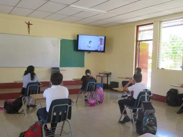 Colegio Pureza de María suspende clases por contagios de COVID-19. Foto: Artículo 66 / Facebook