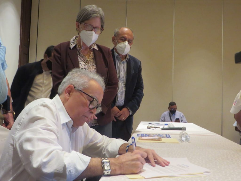 Viejo zorro de la política conservadora, Noel Vidaurre, se inscribe como precandidato presidencial en la Alianza Ciudadana. Foto: N. Miranda/Artículo 66.
