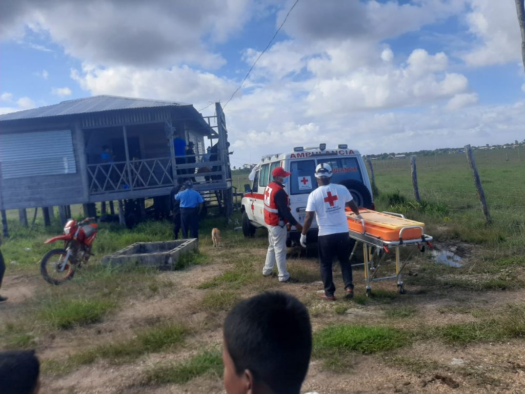 Hombre asesina a su madre y después se quita la vida