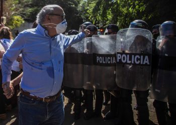 Carlos Fernando Chamorro sale del país por creciente acoso del régimen de Ortega