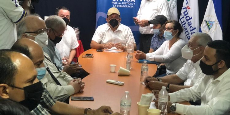 Movimiento Campesino y FDN se reúnen con la Alianza Ciudadana para lograr «humo blanco». Foto: Artículo 66 / CxL
