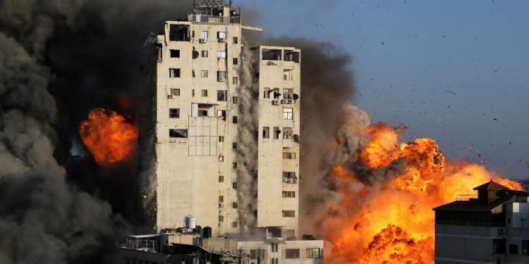 Israel explota en caos, balas y muerte, tras intento de desalojo de familias árabe-israelíes. Foto: France 24