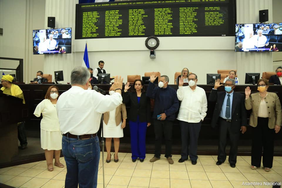 Nuevos magistrados de Daniel Ortega en el CSE juramentados por la Asamblea Nacional. Foto: Medios oficialistas.
