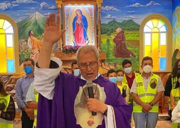 Padre Damián confirma motivos políticos en cancelación de su residencia. Foto: Redes sociales.