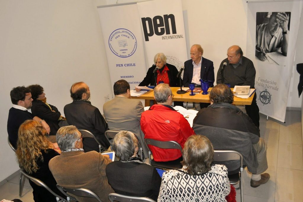 Poetas, ensayistas y novelistas de Chile se pronuncian exigiendo respeto a las libertades públicas en Nicaragua