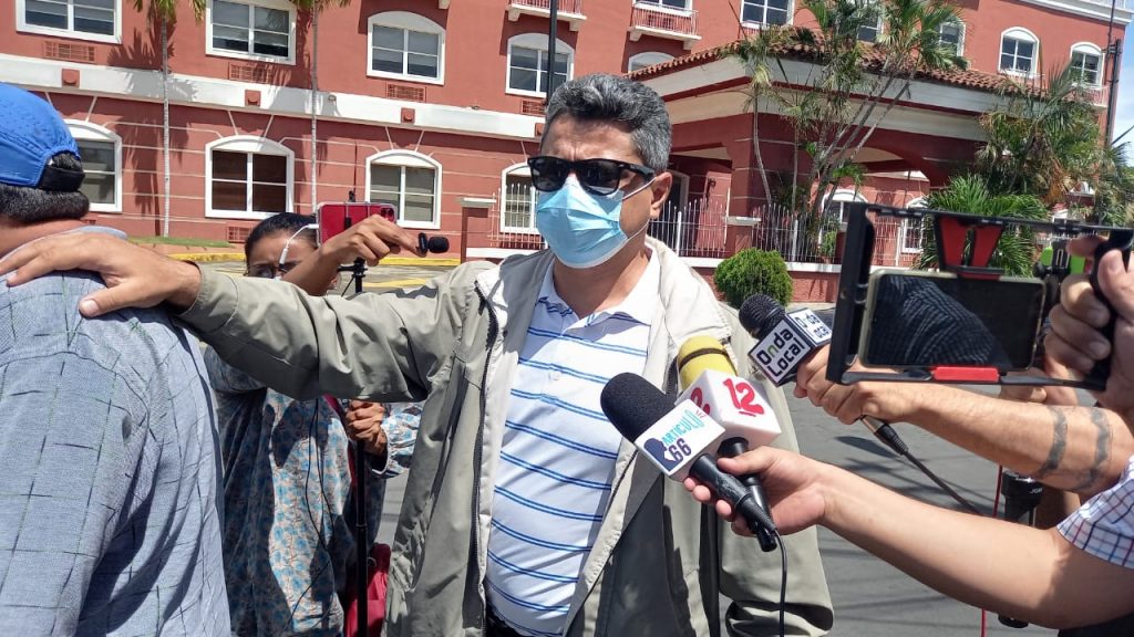 Fiscalía cita a «entrevista» a director de Radio Camoapa para conocer su «vínculo» con la Fundación Violeta Barrios