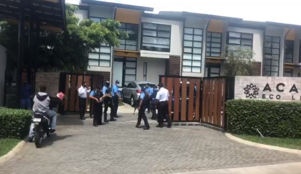 Régimen entra al residencial del precandidato presidencial Arturo Cruz, mientras ordena encerrarlo hasta por 90 días