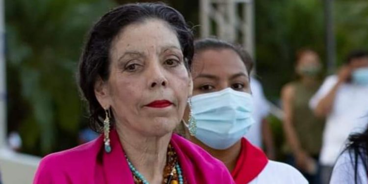 Rosario Murillo llama «lenguas fingidas» a periodistas independientes y celebra censura. Foto: Gobierno.