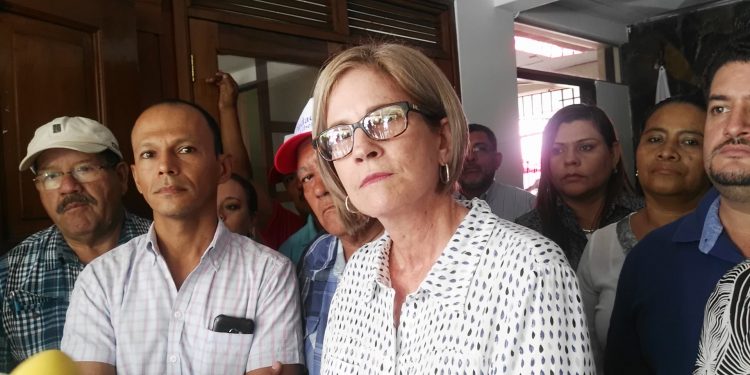 «Kitty Monterrey, ¿por qué tanto cinismo de ir a elecciones?», reclaman familiares de presos políticos