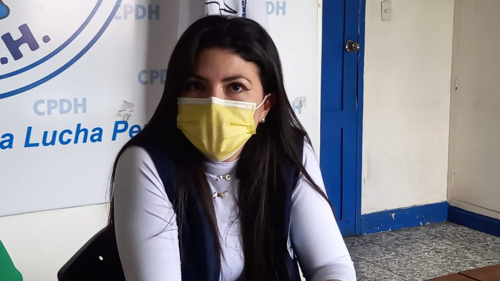 Policía acusa a abogada María Oviedo de «atentar contra la patria»