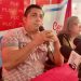 Walter Espinoza declina aspiraciones presidenciales para apoyar al diputado liberal Miguel Rosales. Foto: Artículo 66 / Noel Miranda