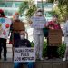 Manifestantes participan en una protesta de trabajadores de la salud para exigir vacunas contra la covid-19 en Caracas (Venezuela). EFE/ Rayner Peña/Archivo