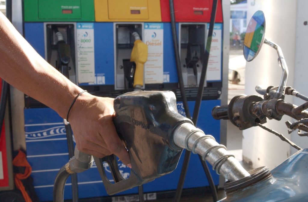 Segunda semana de alzas en el precio de los combustibles. Foto: La Prensa.