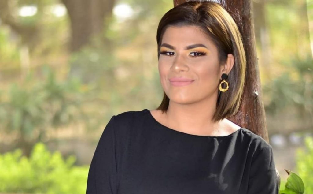 Policía y motorizados sandinistas persiguen a presentadora de televisión Aminta Ramírez