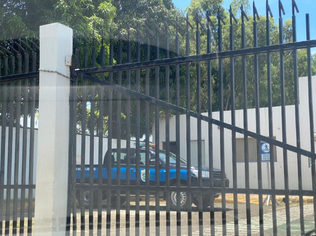 Policía orteguista se toma diario La Prensa