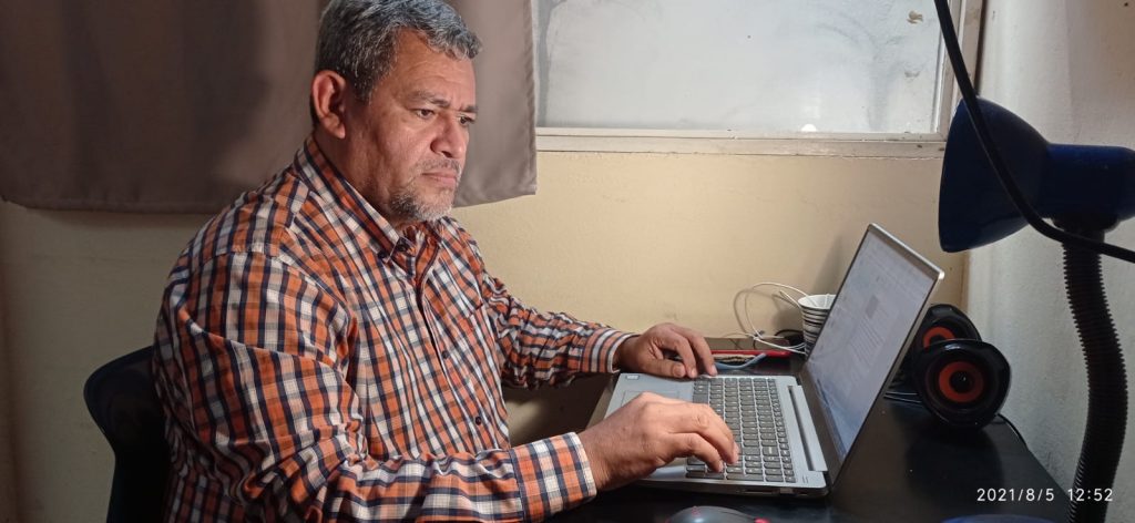 Iván Olivares, periodista de Confidencial, se exilia ante acoso de fiscales de la dictadura de Nicaragua