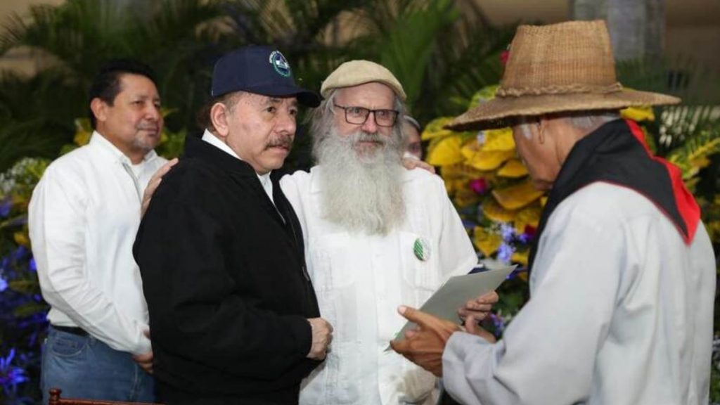 Ortega vuelve a atacar a la Iglesia y no se le escapa ni su tío, Monseñor Antonio Lezcano y Ortega