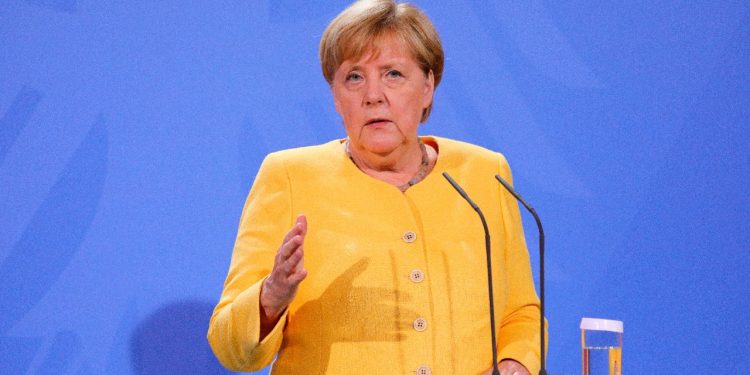 Ángela Merkel reconoce su error al evaluar la situación en Afganistán. Foto: EFE