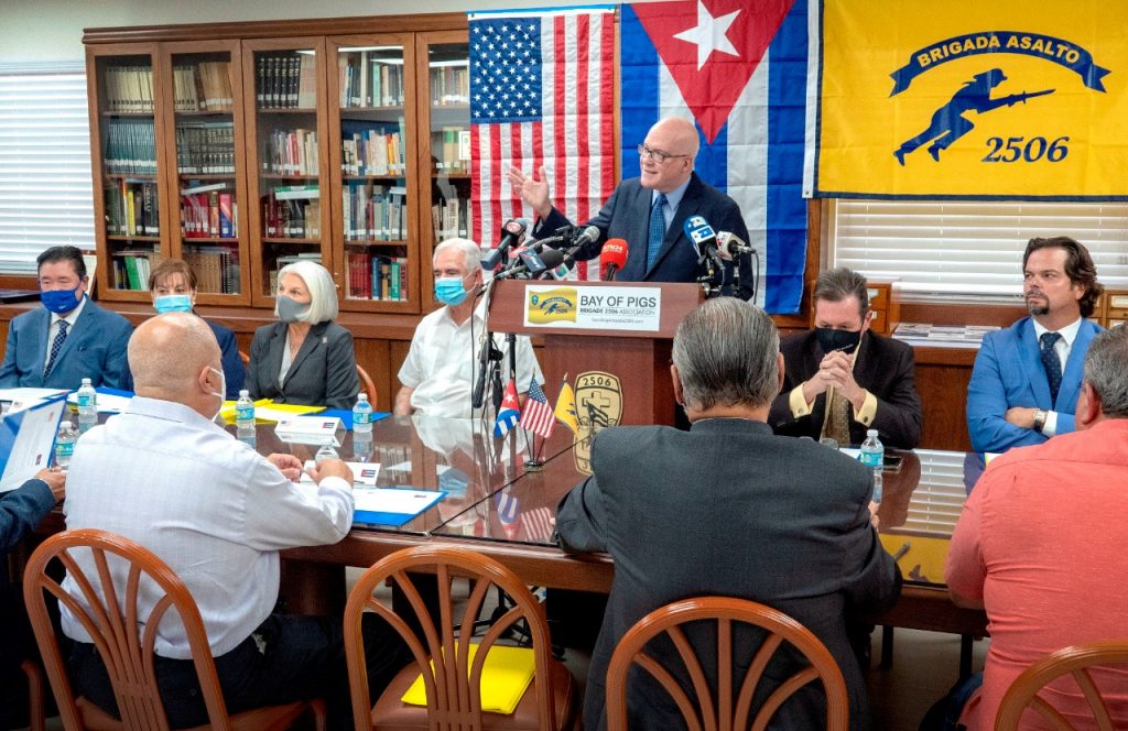 Empresarios exiliados: «No invertiremos en Cuba mientras esté en el poder el régimen del terror»
