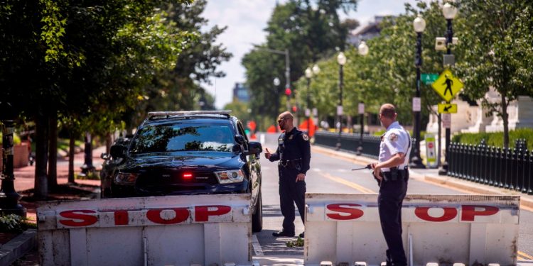 La policía investiga una "amenaza de bomba" cerca del Congreso de EE.UU. Foto: EFE.