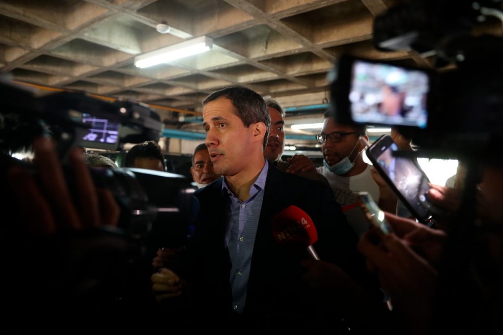 En Venezuela hay un diálogo, pero Guaidó desconfía de «buena fe» de Maduro