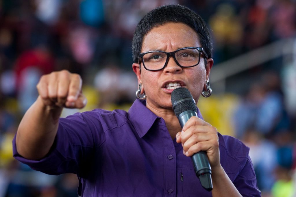 Alcaldesa chavista de Caracas renuncia a su cargo tres meses antes de las elecciones