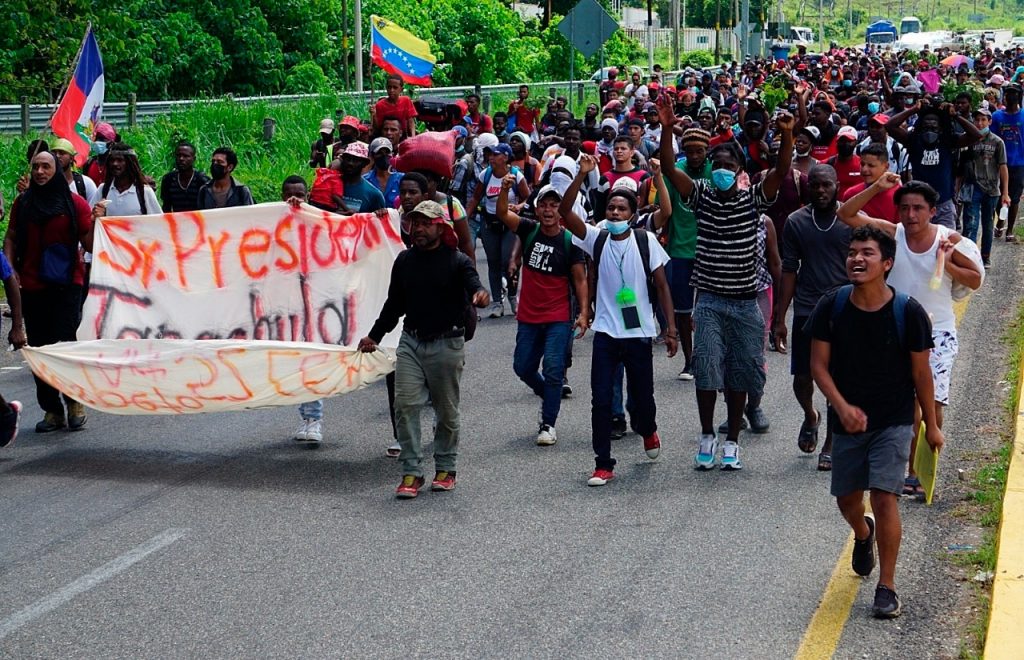 Una caravana de migrantes sale desde el sur de México en dirección a EE.UU.
