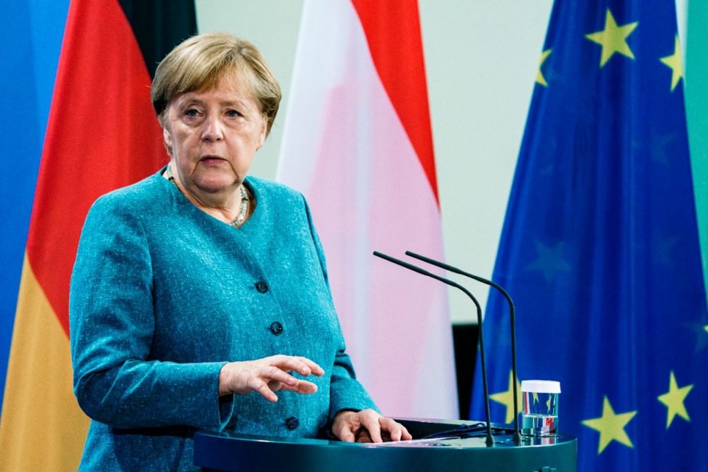 Merkel subraya la necesidad de mantener el contacto con los talibanes