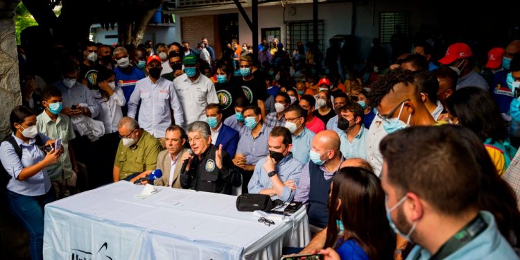 Oposición venezolana participará en los comicios regionales y locales de noviembre. Foto: EFE.