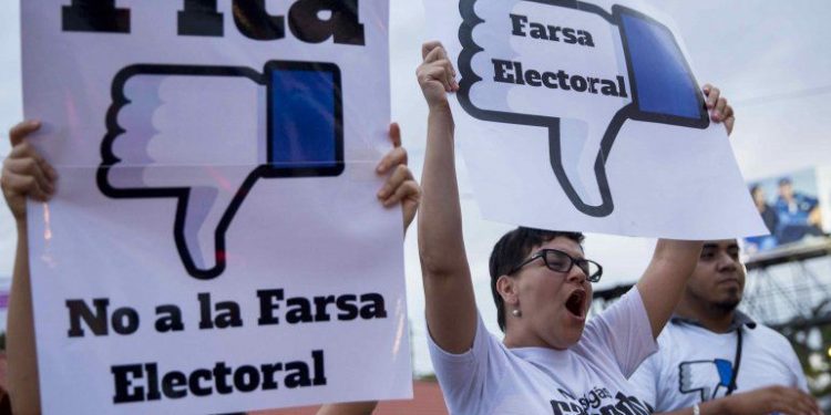 Opositores llaman al no voto en las elecciones presidenciales del 2016. Foto: Internet.
