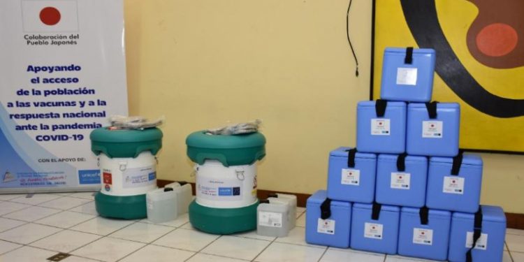 Minsa recibe equipos para almacenar vacunas