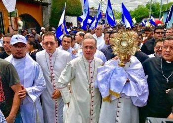 Obispos realizan jornada de consagración por Nicaragua