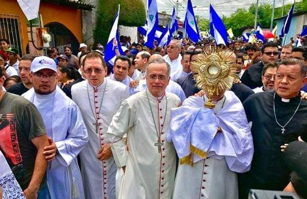 Obispos realizan jornada de consagración por Nicaragua