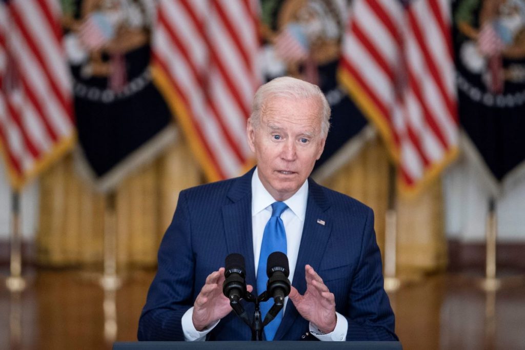 Biden elevará impuesto a los ricos y bajará los de la clase media