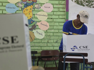CSE engrosa padrón electoral, pero reduce Centros de Votación y JRV