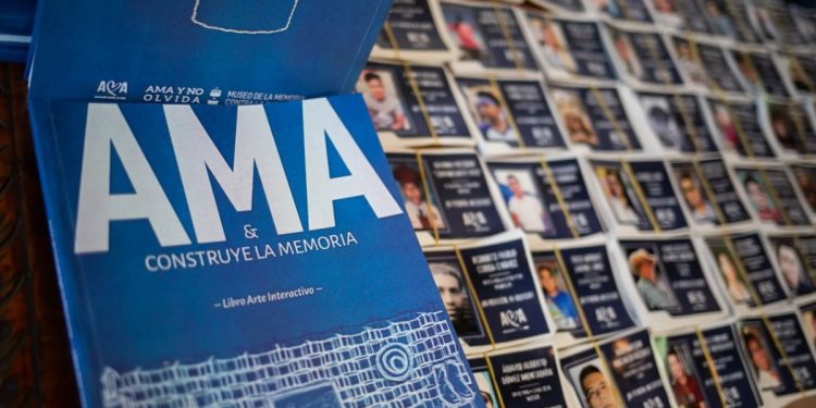 Libro interactivo que denuncia asesinatos perpetrados por la dictadura Ortega-Murillo es presentado en Alemania. Foto: Portal AMA.