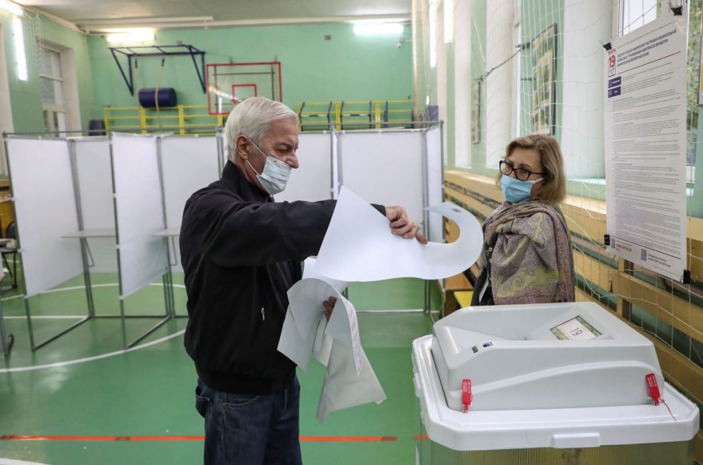 Inician elecciones legislativas en Rusia sin oposición política
