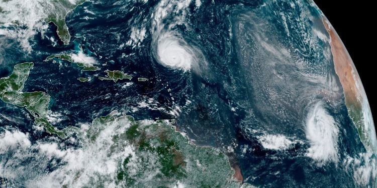 El huracán Sam y la tormenta Víctor toman fuerza en el Atlántico