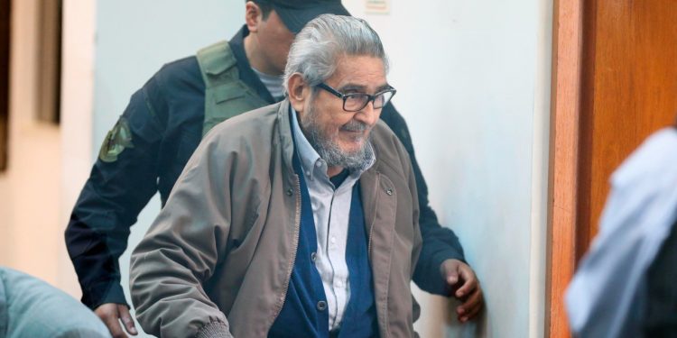 Muere cumpliendo cadena perpetua Abimael Guzmán, el sanguinario líder de Sendero Luminoso. Foto EFE.