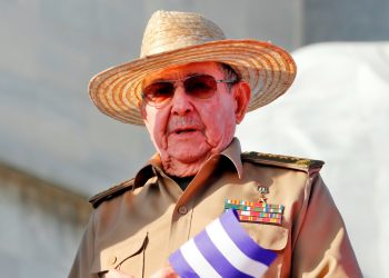 Reaparece Raúl Castro durante una ceremonia militar en Cuba. Foto: EFE.