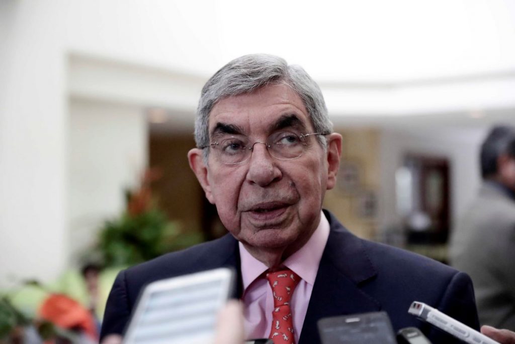 EE. UU. cancela la visa al expresidente de Costa Rica y premio Nobel Óscar Arias