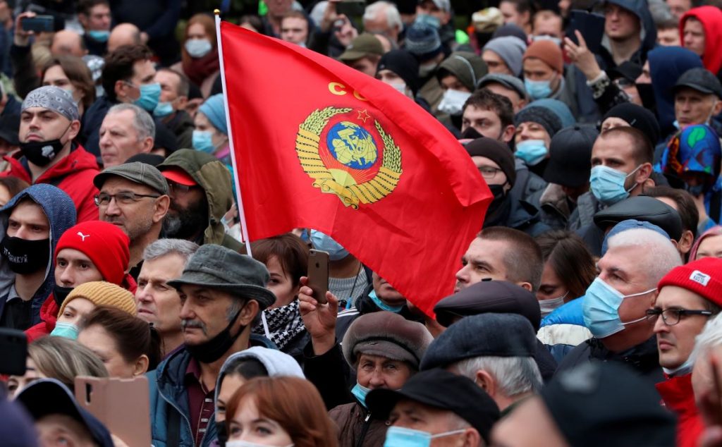 Cientos protestan en Rusia contra resultados de elecciones legislativas