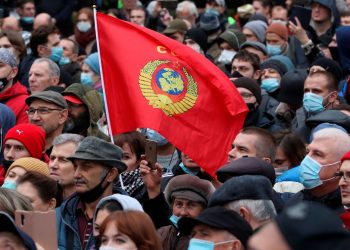 Cientos protestan en Rusia contra resultados de elecciones legislativas