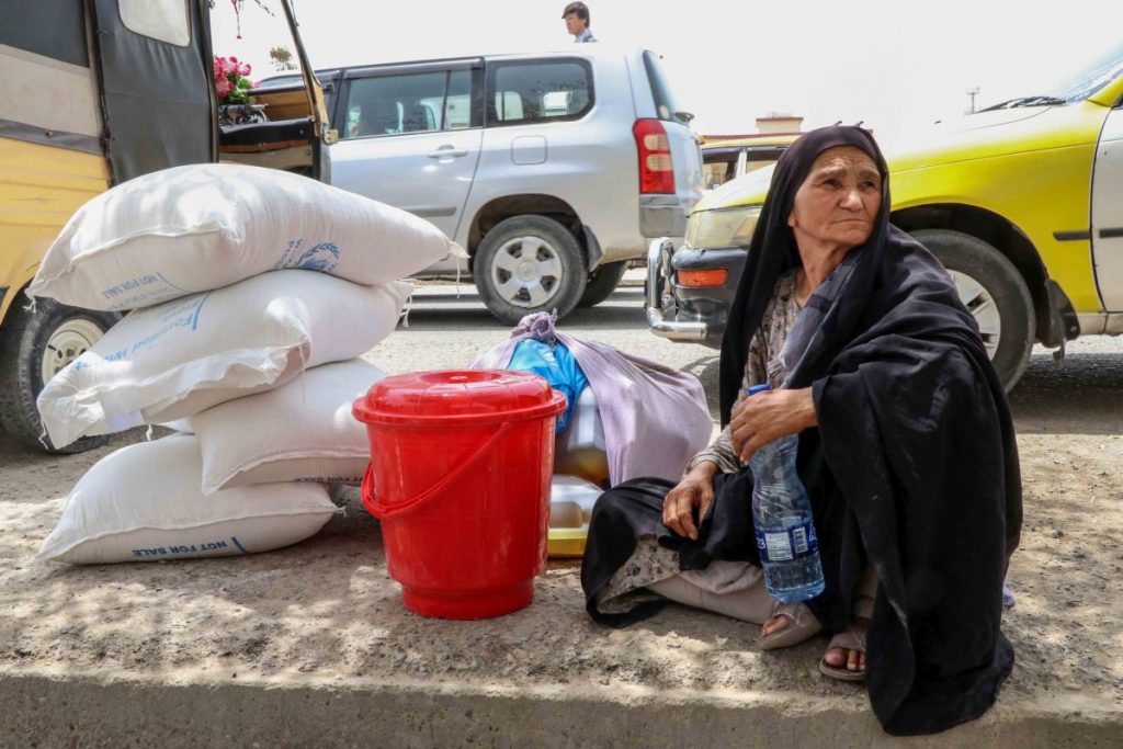 Los talibanes aplauden la decisión de EEUU de facilitar el flujo de ayuda humanitaria
