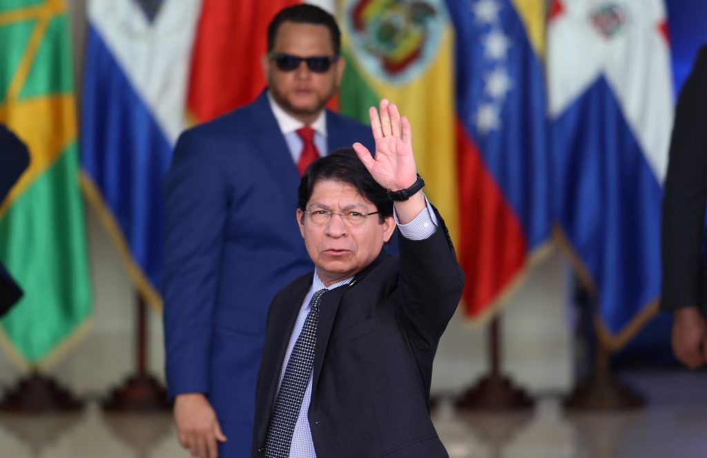 Canciller Denis Moncada: Descuidos, complejos y ascensos inmerecidos