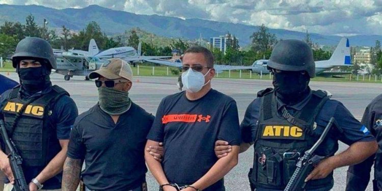 Extraditan a EEUU a hondureño acusado de narcotráfico y lavado de dinero
